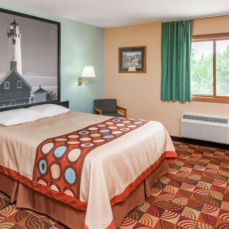 Super 8 By Wyndham Shipshewana Hotell Eksteriør bilde