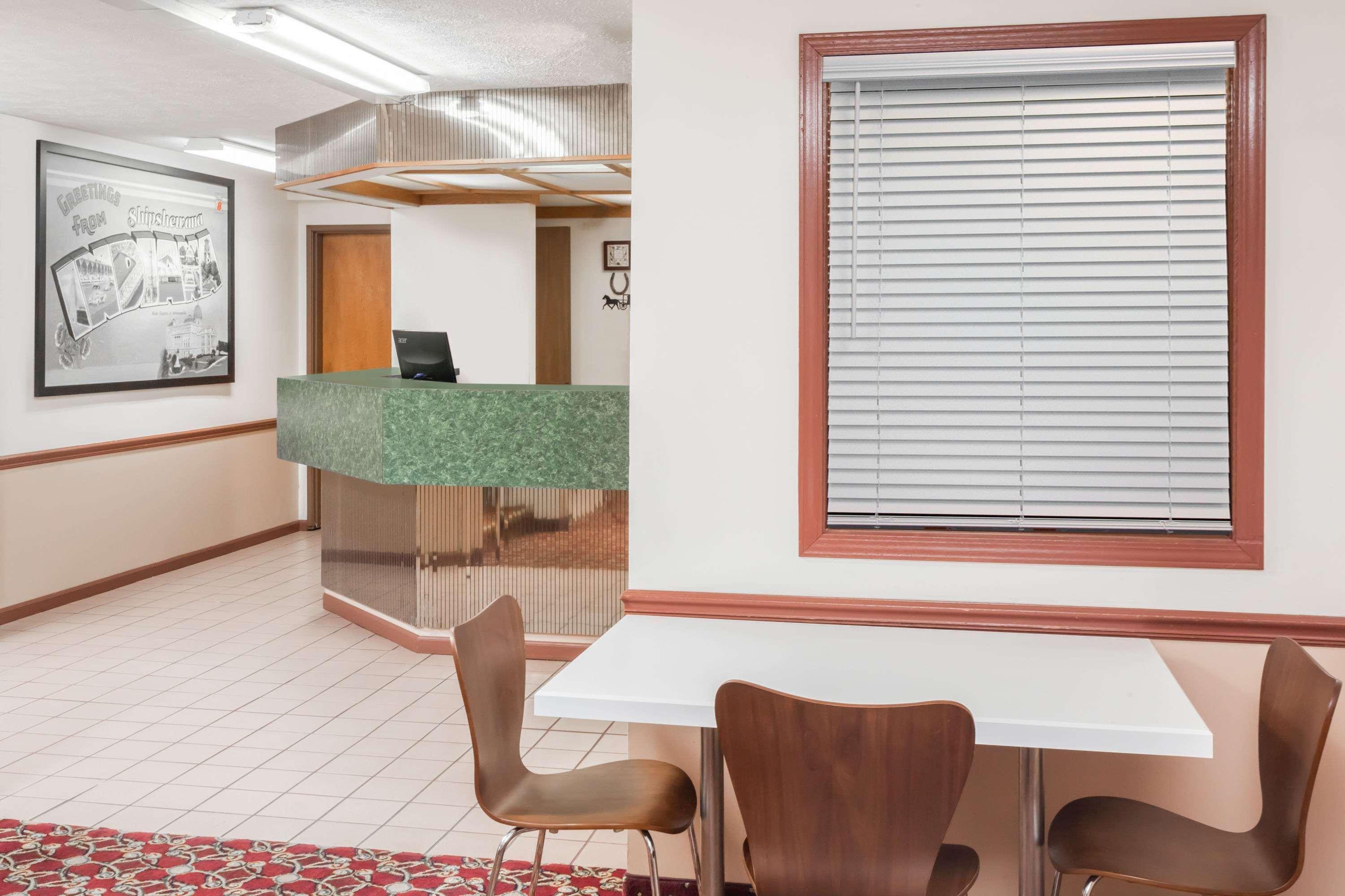 Super 8 By Wyndham Shipshewana Hotell Eksteriør bilde