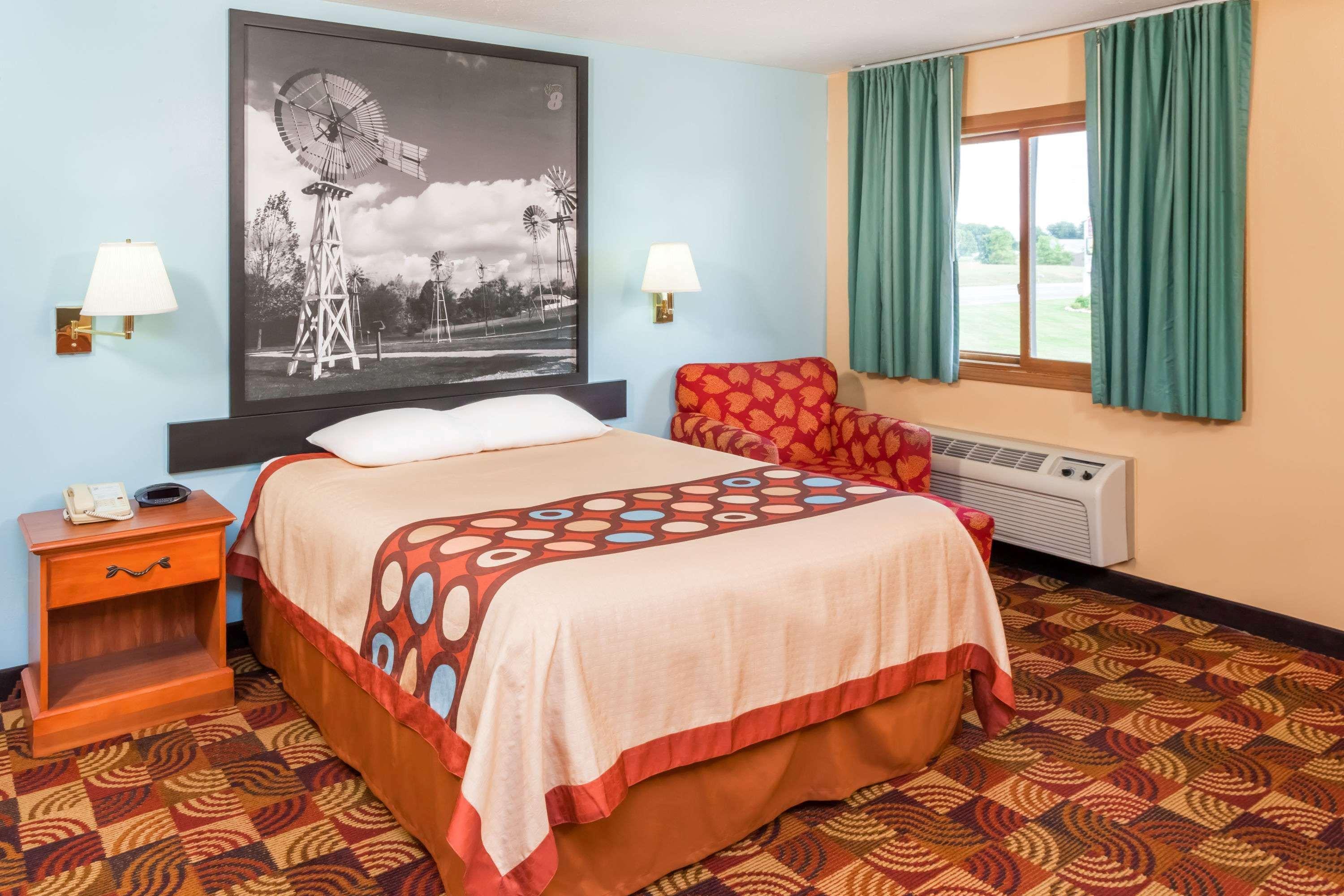 Super 8 By Wyndham Shipshewana Hotell Eksteriør bilde