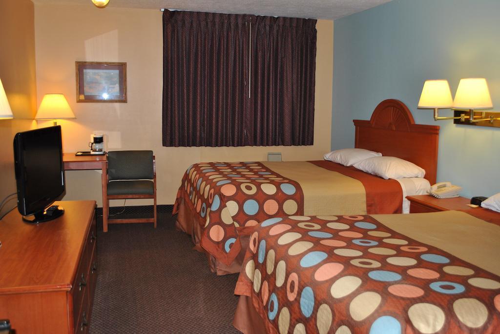 Super 8 By Wyndham Shipshewana Hotell Rom bilde