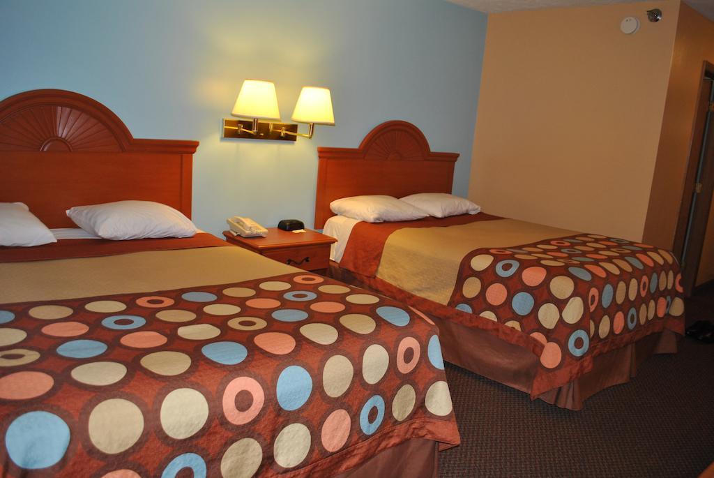 Super 8 By Wyndham Shipshewana Hotell Rom bilde
