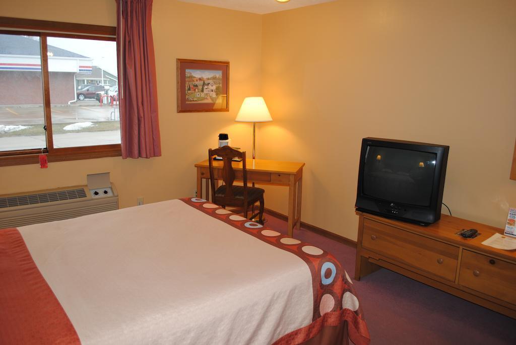 Super 8 By Wyndham Shipshewana Hotell Rom bilde